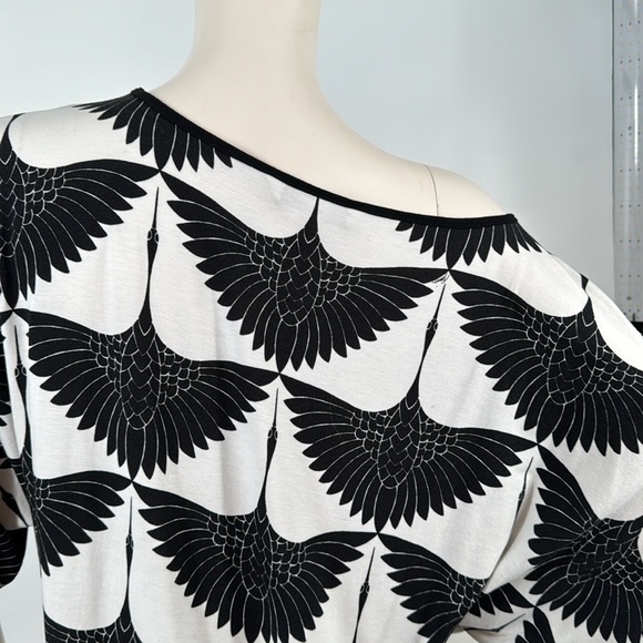 Trina Turk flowy wide sleeve blouse. Size L - Picture 6 of 8